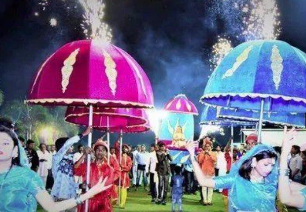Illuminated Umbrella Procession - Best Lakh Bangle Maker India